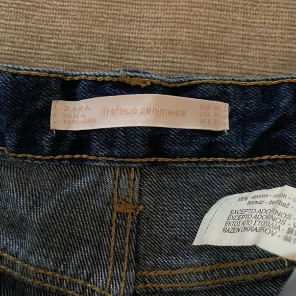 Zara cut off denim shorts - worn twice ! - Picture 2 of 3